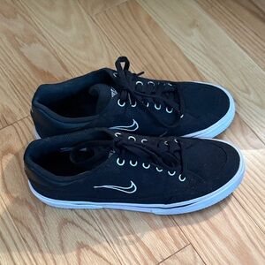 Nike women Black and White Sneakers